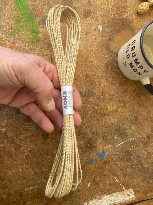 Blood Knot Bondi Sands 2266 hard-laid cordage held in hand